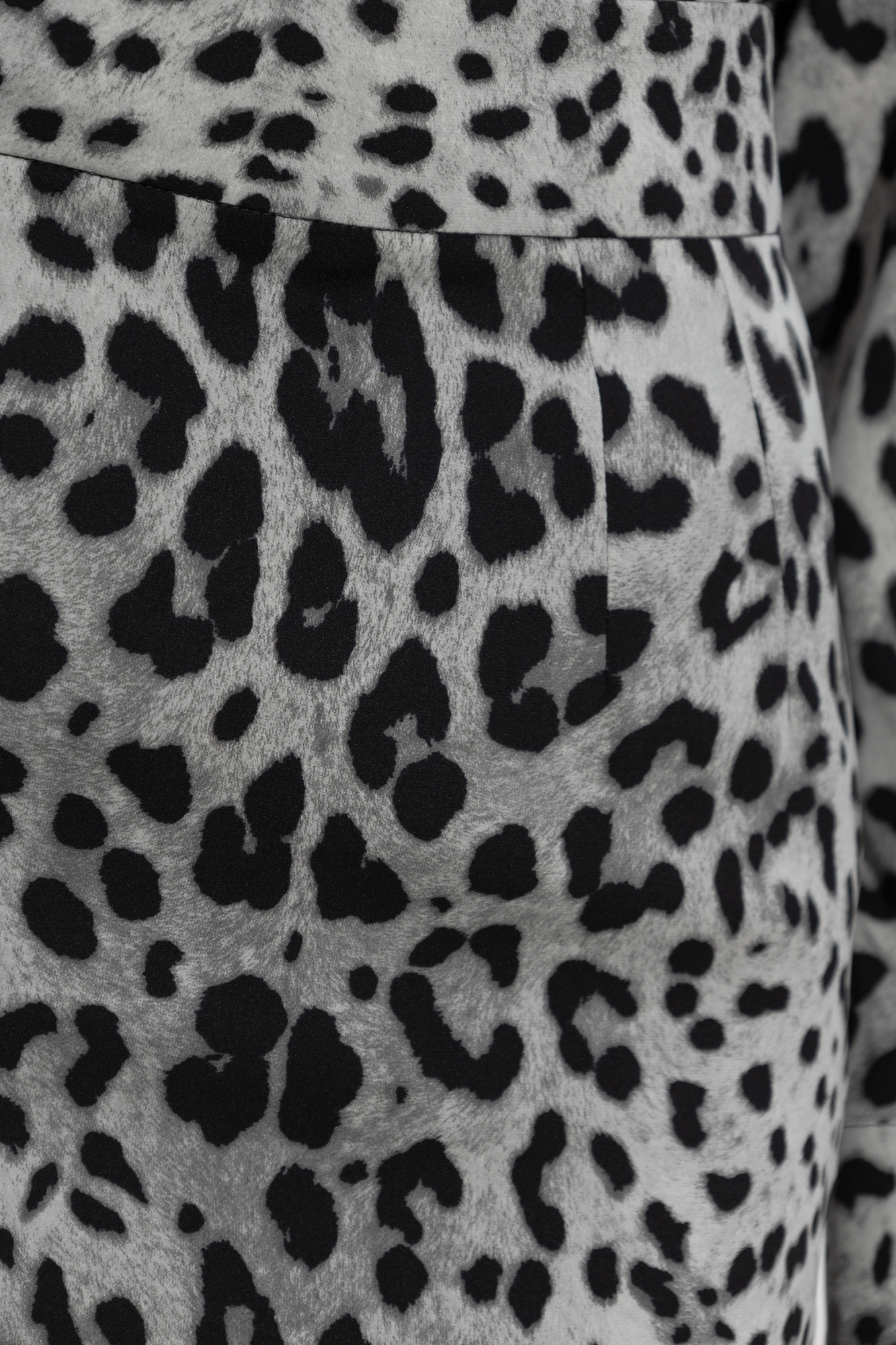 Dolce & Gabbana GREY SILK SKIRT WITH ANIMAL PRINT スカート Grey Silk skirt with animal print Dolce & Gabbana - Vitkac AS